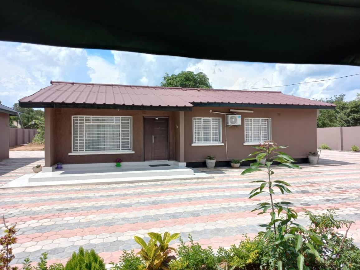 Kasuda Rooms - Cosy Self Contained Rooms Livingstone Exterior photo